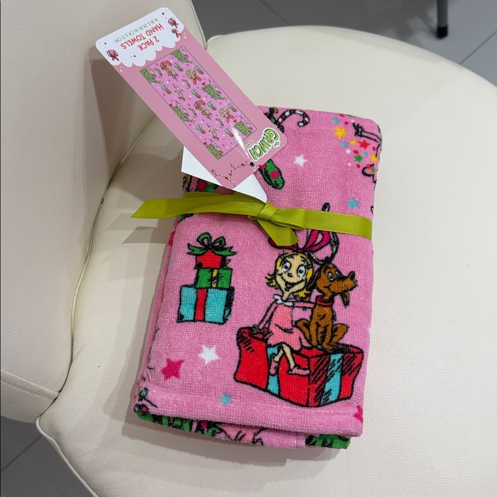 Dr. Seuss "The Grinch" Set of 2 Pink/Green/Blue Cindy Lou & Max Hand Towels